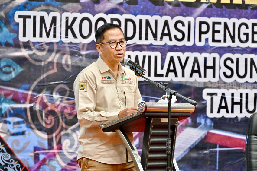 Kepala Bappedalitbang Prov. Kalteng Buka Rapat Komisi dan Sidang Pleno IV TKPSDA Wilayah Sungai Jelai-Kendawangan Tahun 2024